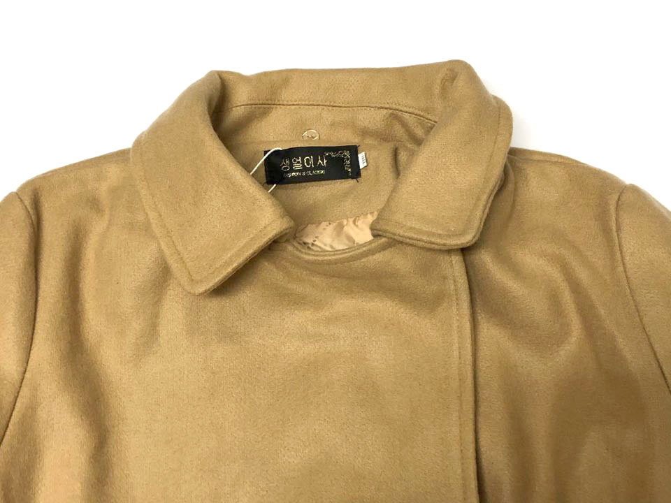 Piękny damski płaszcz - obrazek 2