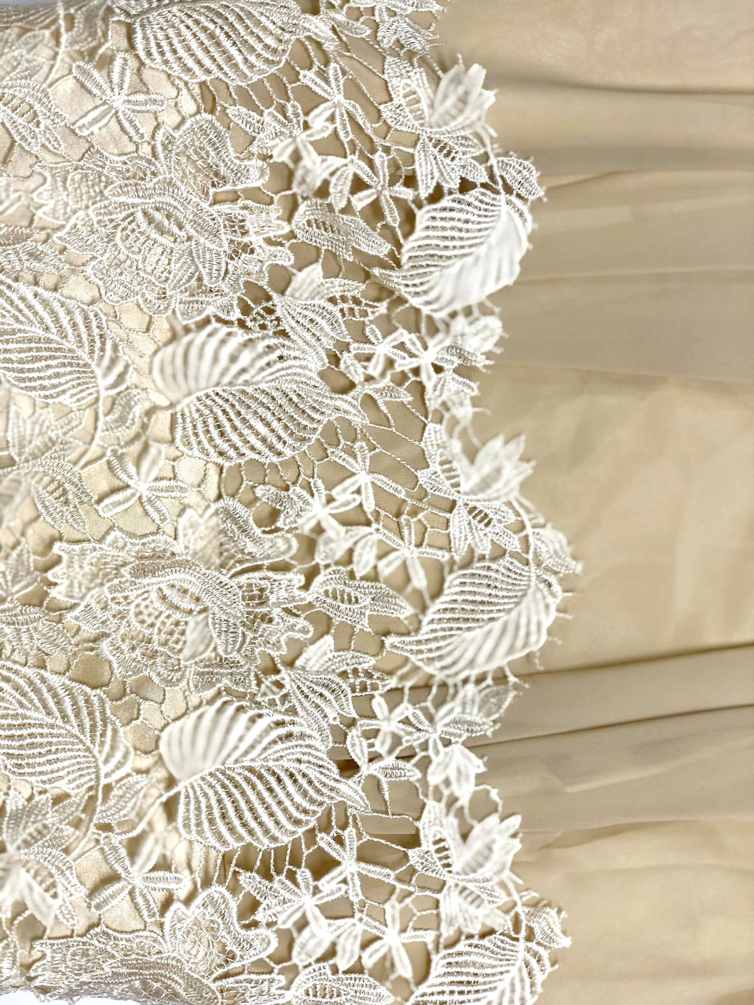 Piękna damska suknia wieczorowa rozmiar 40 - obrazek 4