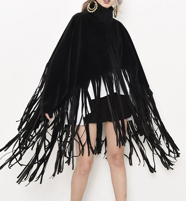 Damskie ponczo z frędzlami czarne