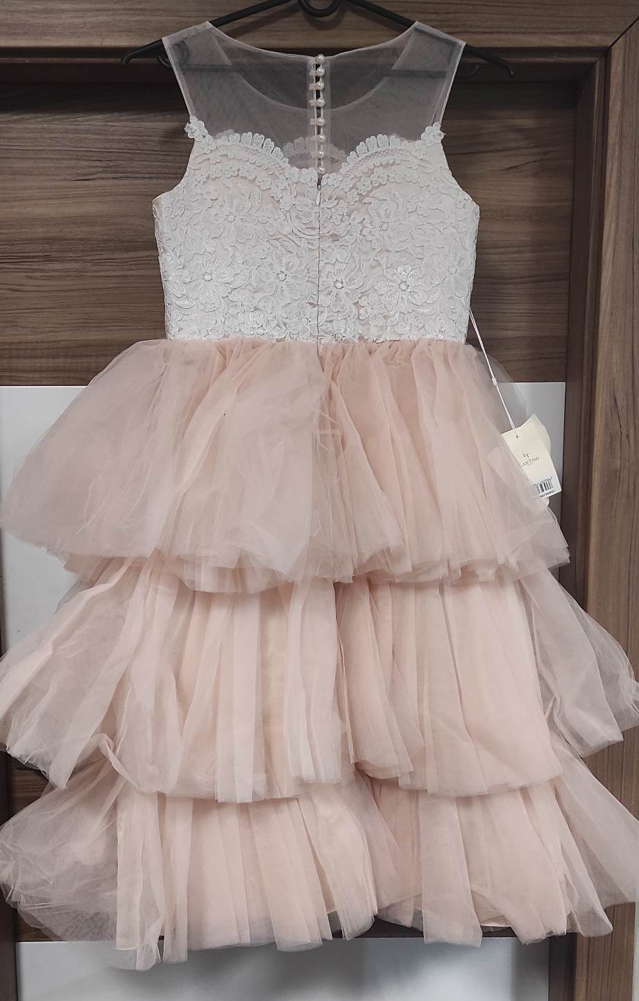 Rozkloszowana dziewczęca sukienka z koronką - obrazek 3