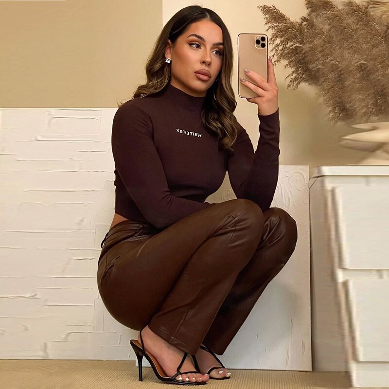 Skórzane damskie spodnie z prostą nogawką - obrazek 3