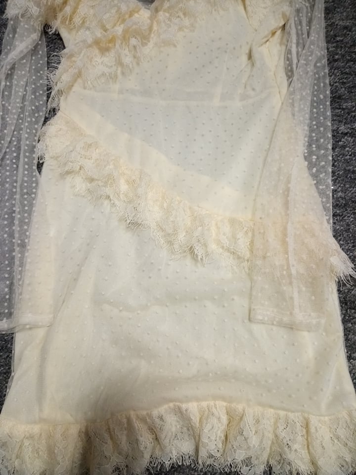 Damska sukienka bandażowa z koronką w kolorze KREMOWYM ! - obrazek 3