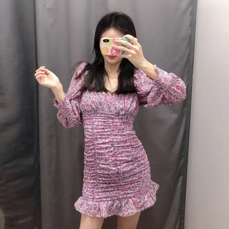 Damska kwiatowa sukienka z bufiastymi rękawami - obrazek 4