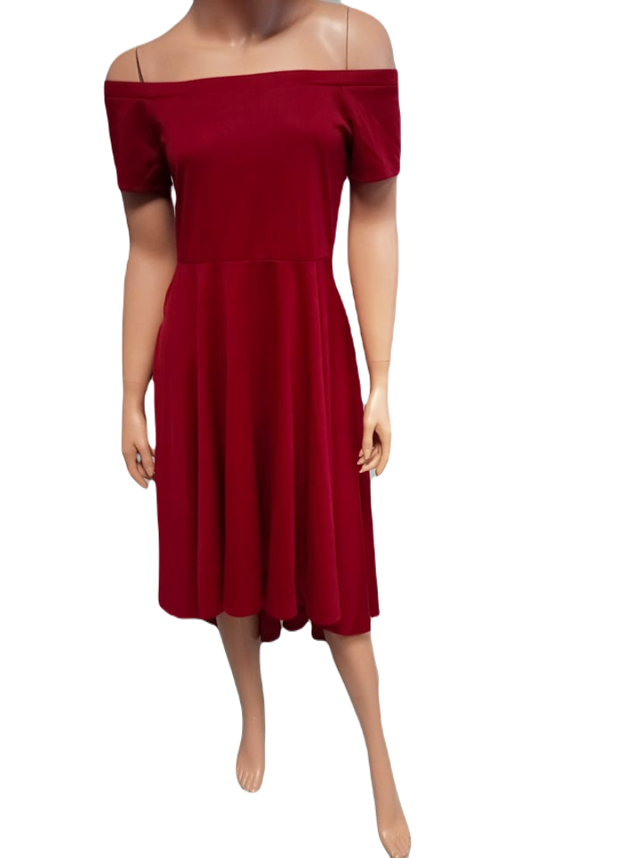 Damska asymetryczna sukienka z odkrytymi ramionami