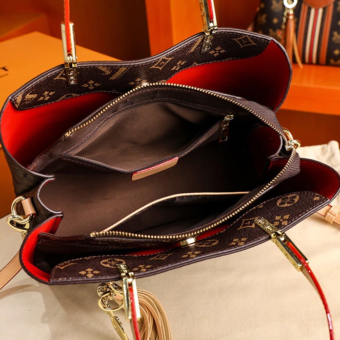 Mała damska torebka/kuferek na rękę z nadrukiem - obrazek 2