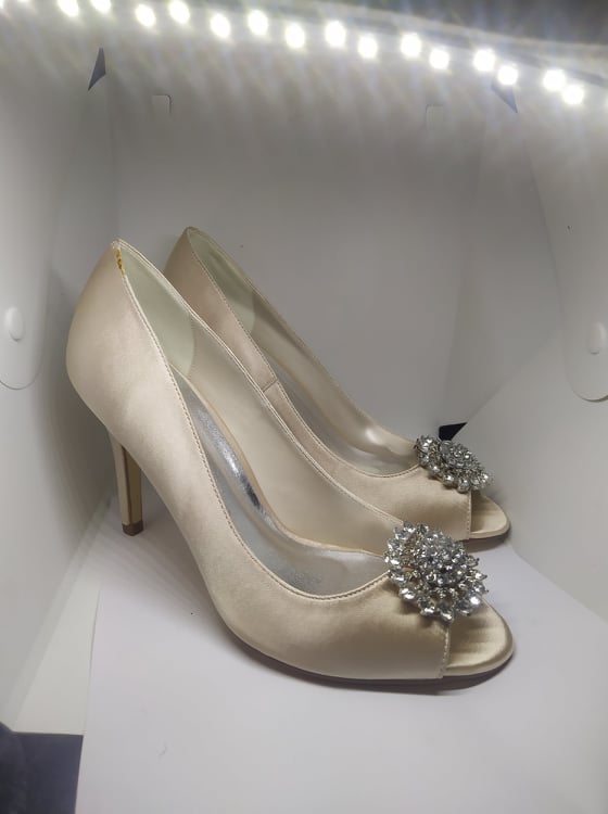 Damskie szpilki ze skóry ekologicznej satyna - obrazek 2