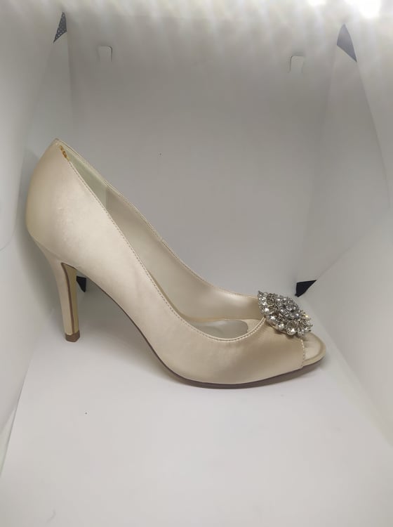 Damskie szpilki ze skóry ekologicznej satyna - obrazek 3