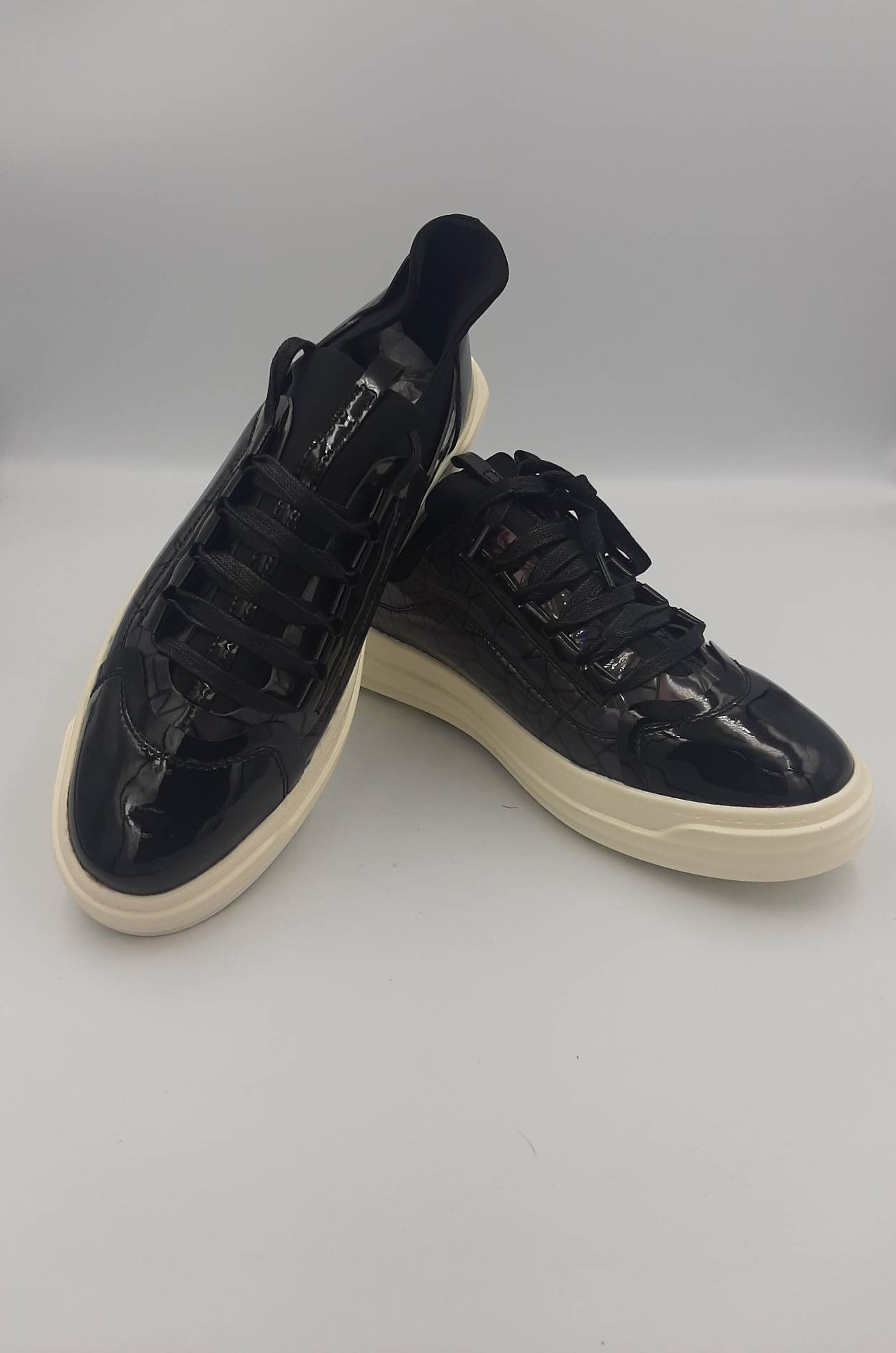 Męskie lekkie ozdobne adidasy roz. 42 - obrazek 2