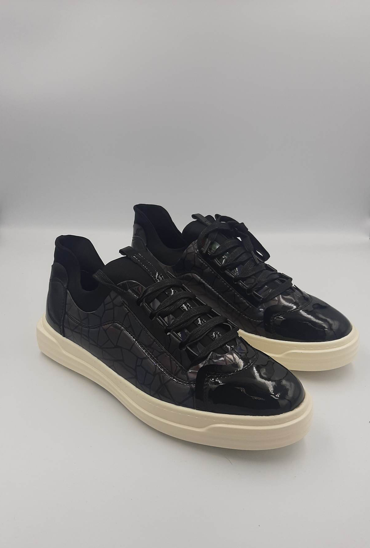 Męskie lekkie ozdobne adidasy roz. 42 - obrazek 4