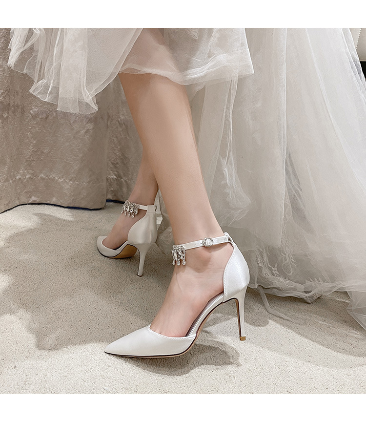 Damskie satynowe czółenka ślubne - obrazek 2