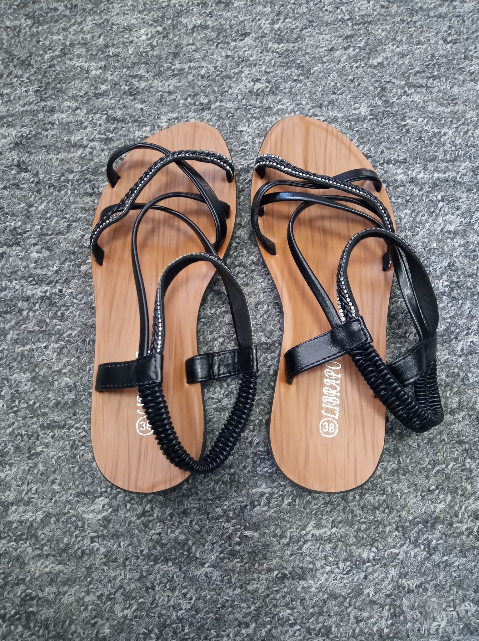 Damskie sandały na płaskim obcasie - obrazek 2