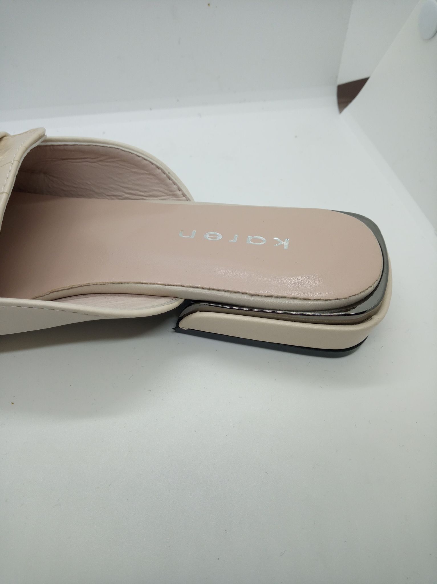 Damskie eleganckie klapki ze skóry ekologicznej - obrazek 4