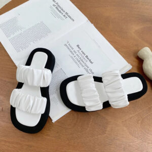 Damskie plisowane klapki białe roz. 39 - obrazek 5