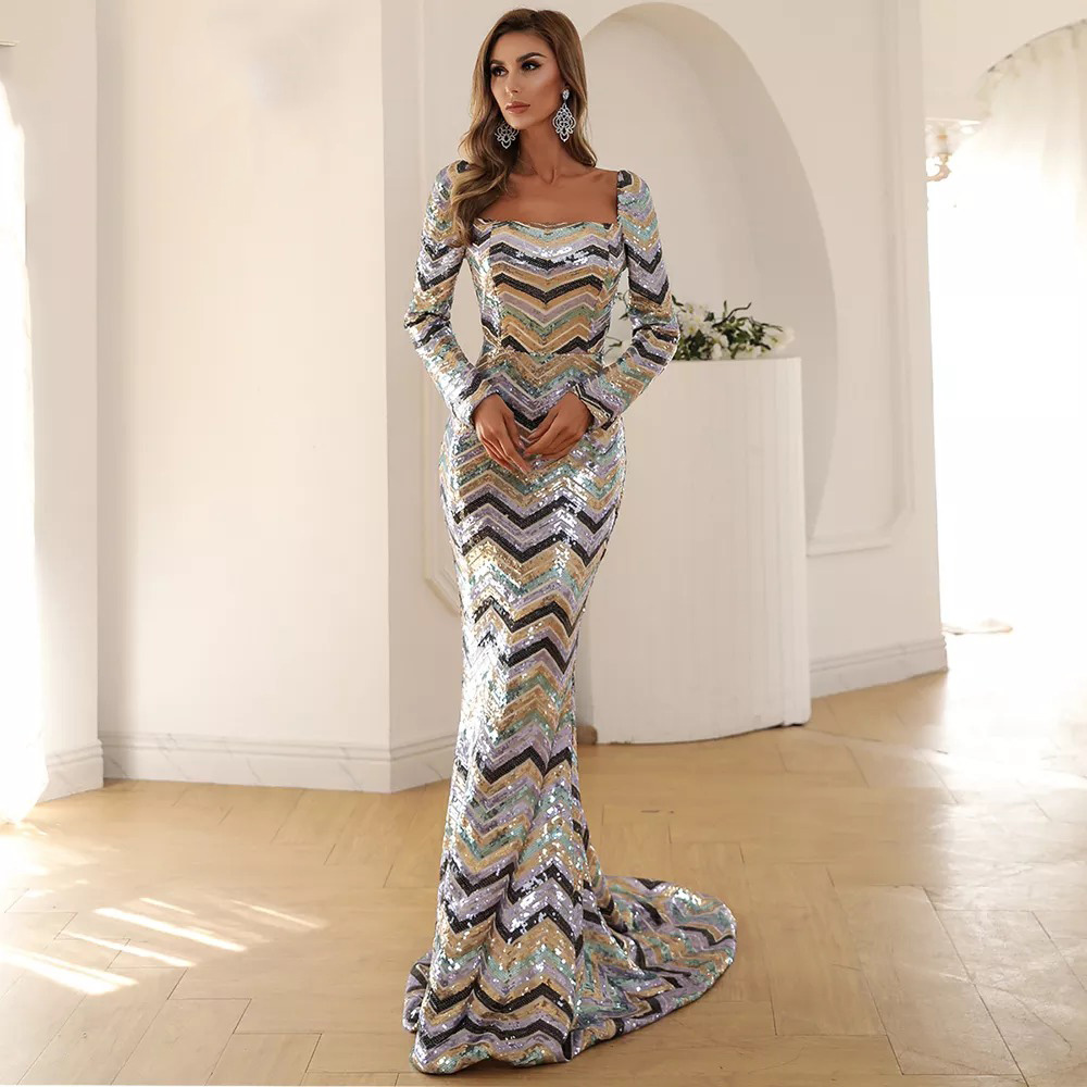 Geometryczna suknia syrenka z cekinami - obrazek 3
