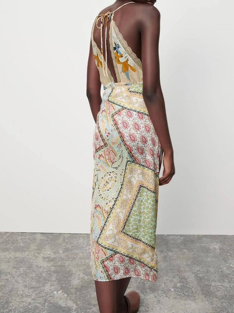 Damska asymetryczna spódnica midl z nadrukiem - obrazek 2