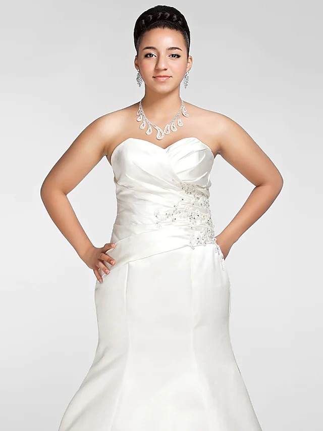 Satynowa suknia ślubna syrenka bez ramiączek - obrazek 3