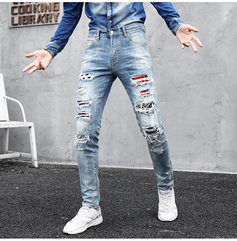 Męskie jeansowe proste spodnie z dziurami - obrazek 3