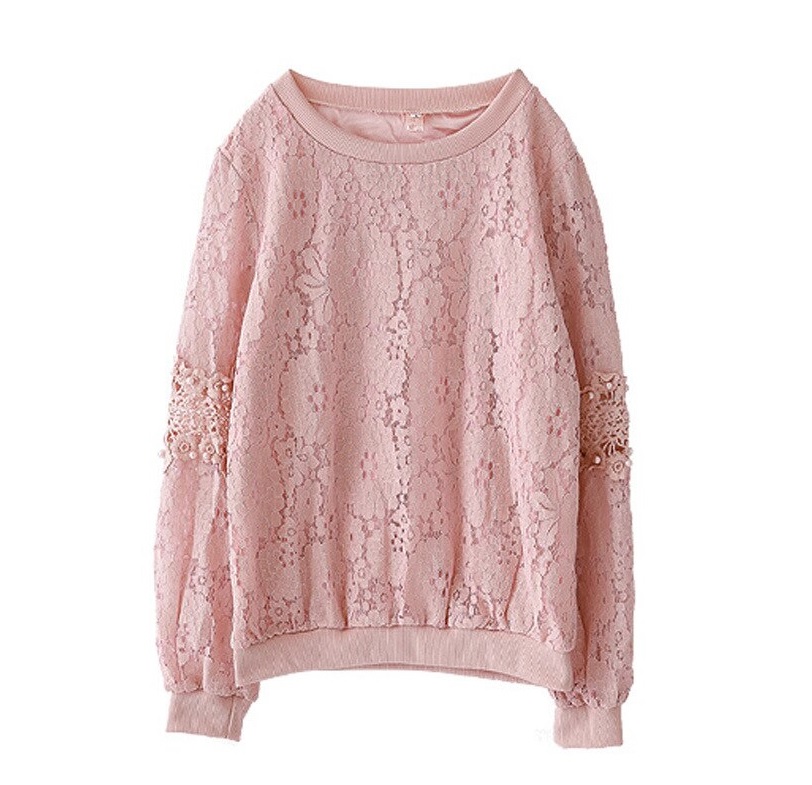 Koronkowa bluza ze zdobieniami