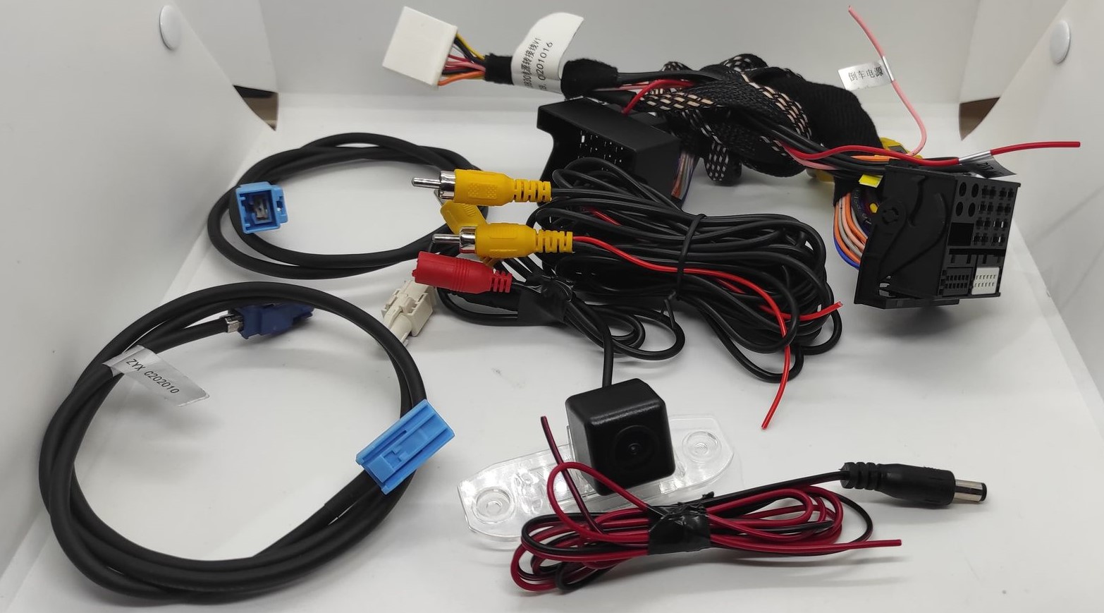 Interfejs kamery samochodowej dla Volvo V40/V60 - obrazek 3