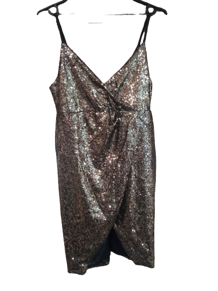 Wieczorowa sukienka cekinowa na ramiączkach SUKIENKA556