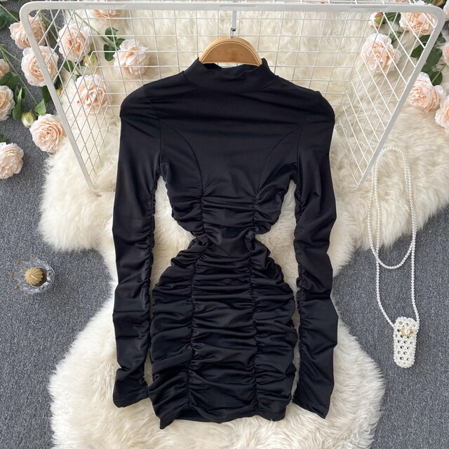 Mini marszczona sukienka z długim rękawem - obrazek 2