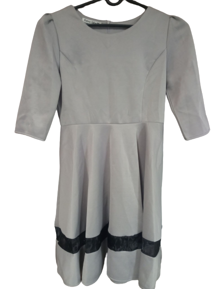 Prosta szara sukienka 3/4 rękaw