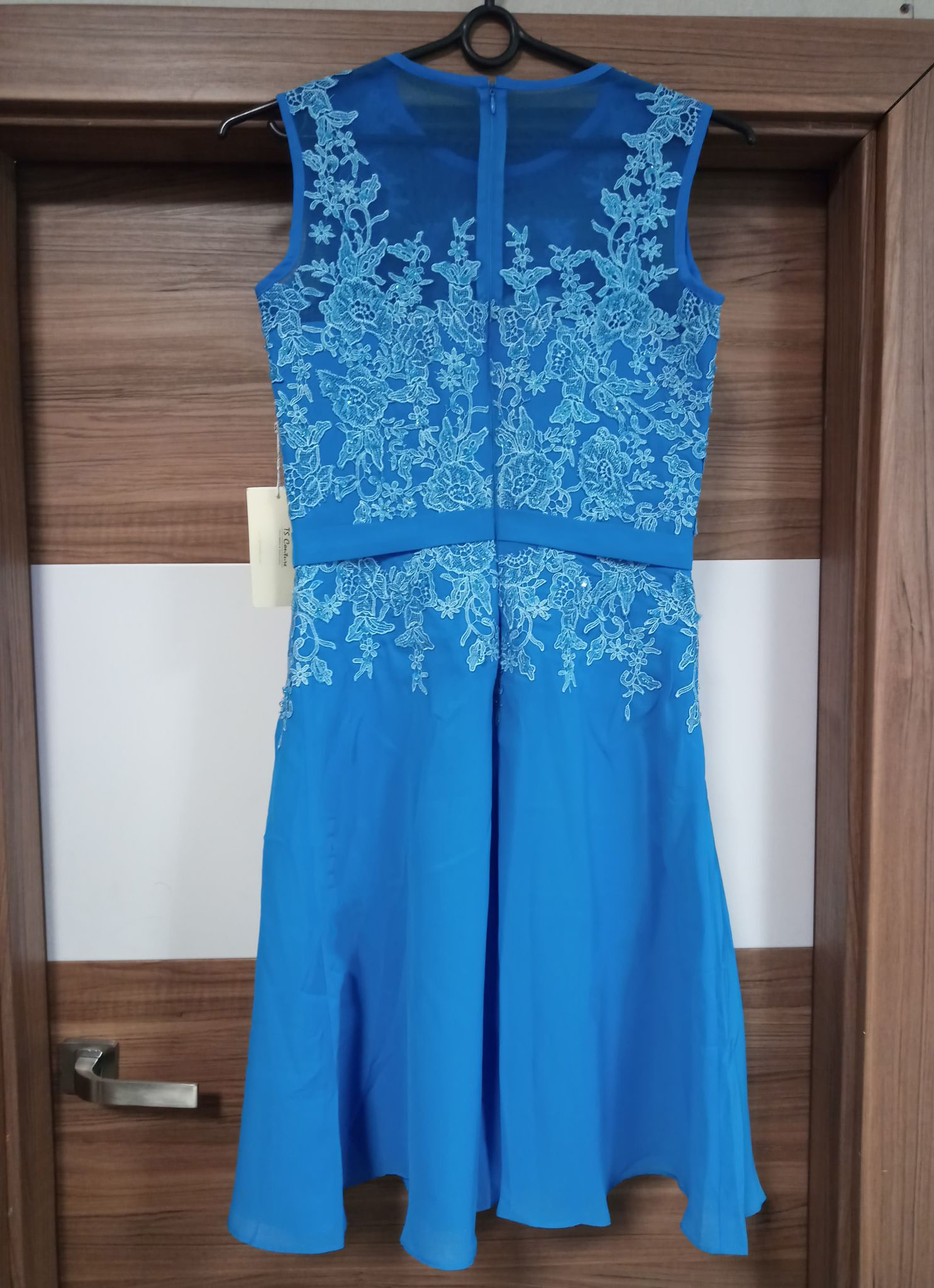 Szyfonowa sukienka midl z haftem - obrazek 3