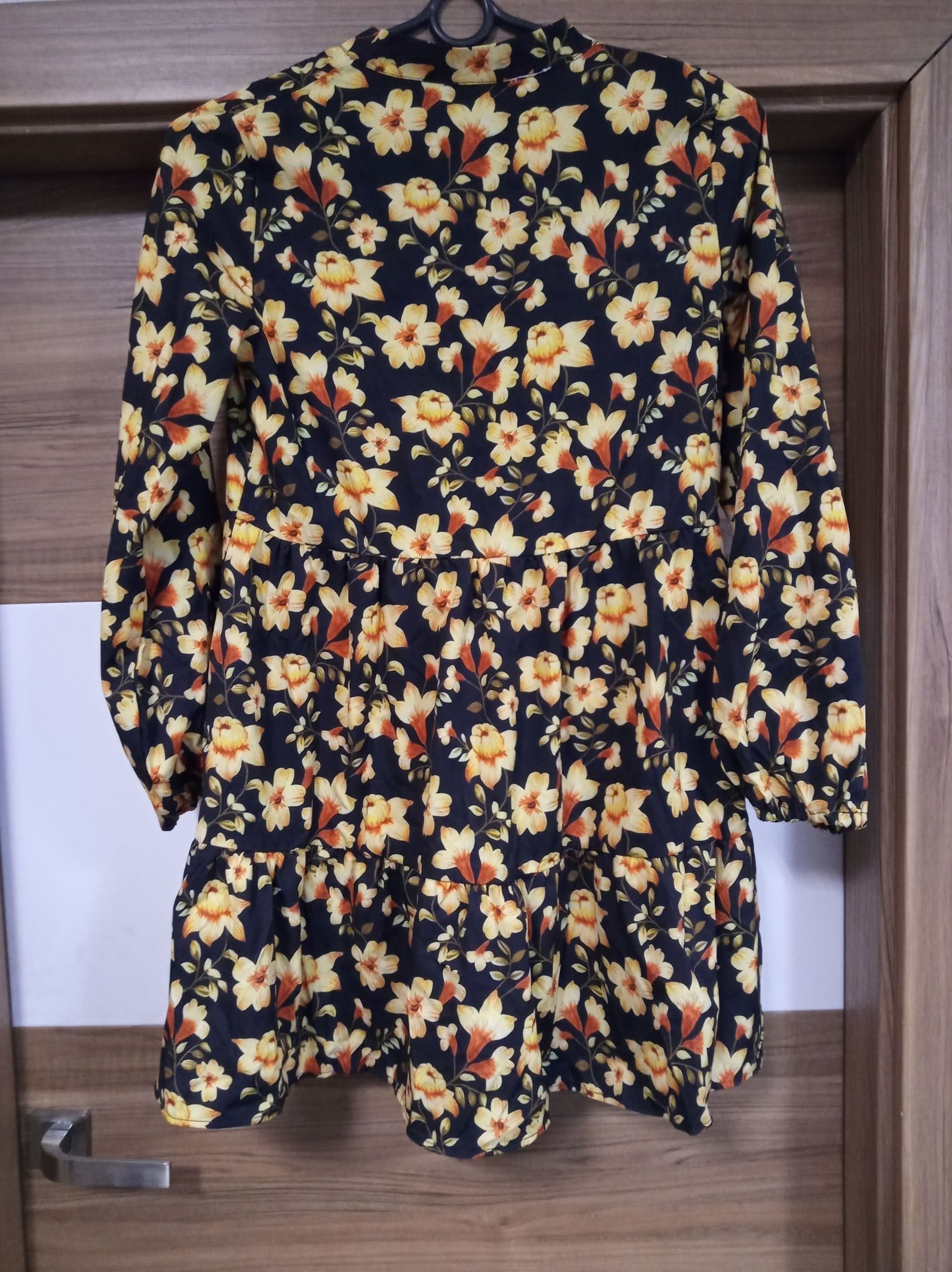 Trapezowa sukienka w kwiaty - obrazek 2