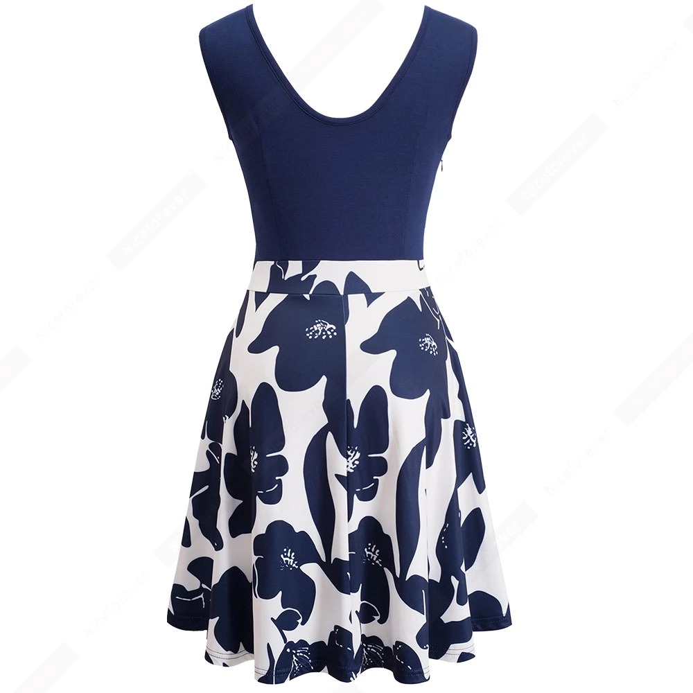 Kwiatowa sukienka bez rękawów granatowa