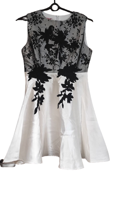 Damska beżowa sukienka w kwiaty