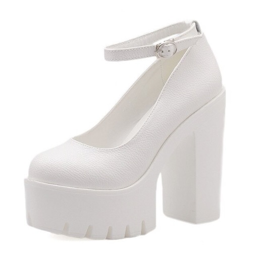 Czółenka na platformie w stylu Goth