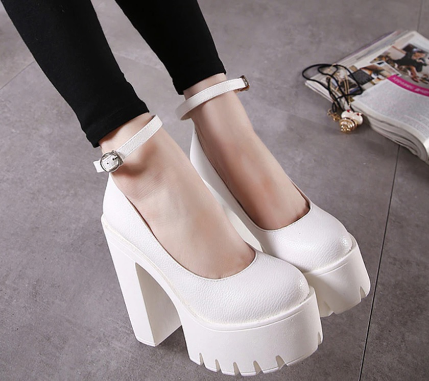 Czółenka na platformie w stylu Goth - obrazek 4