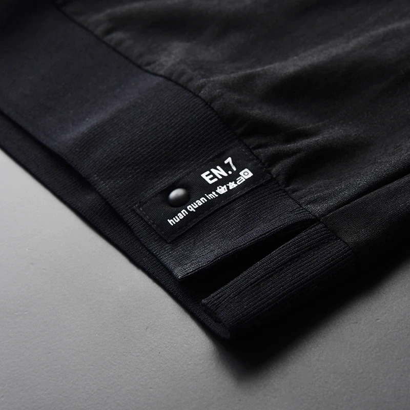 Męski t-shirt w serek Czarny - obrazek 2