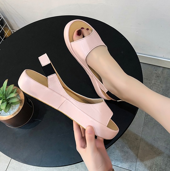 Damskie sandały na grubej podeszwie - obrazek 3