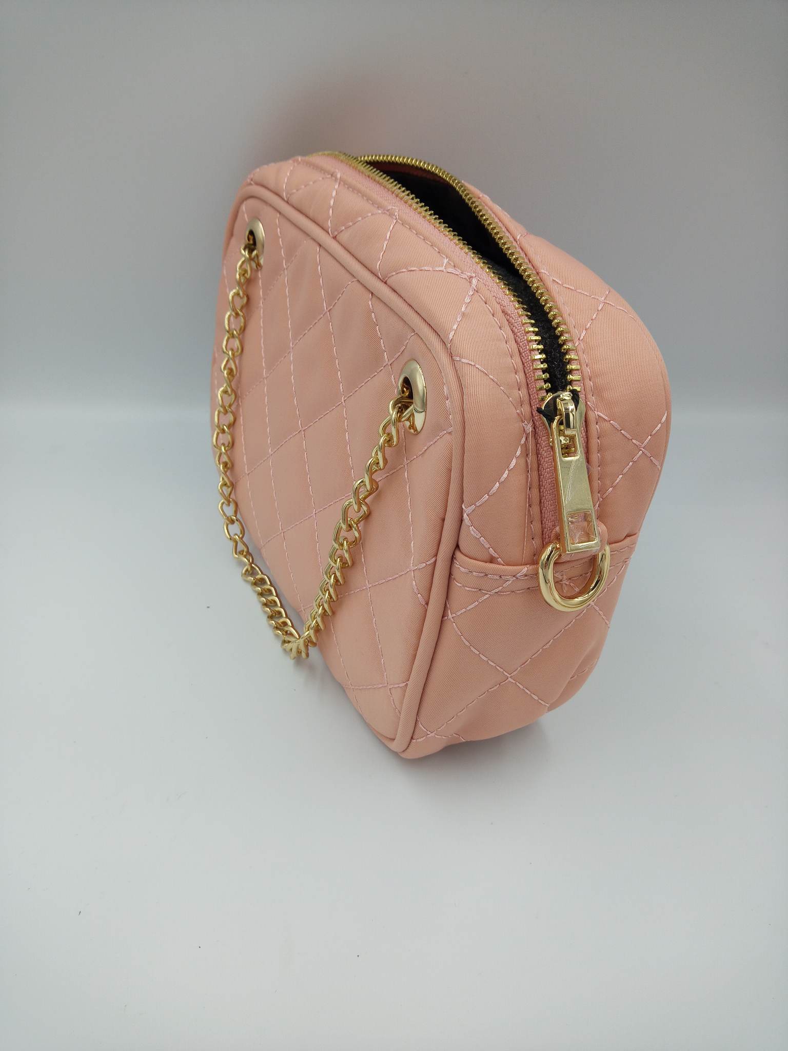 Pikowana damska torebka crossbody w kolorze różowym - obrazek 5