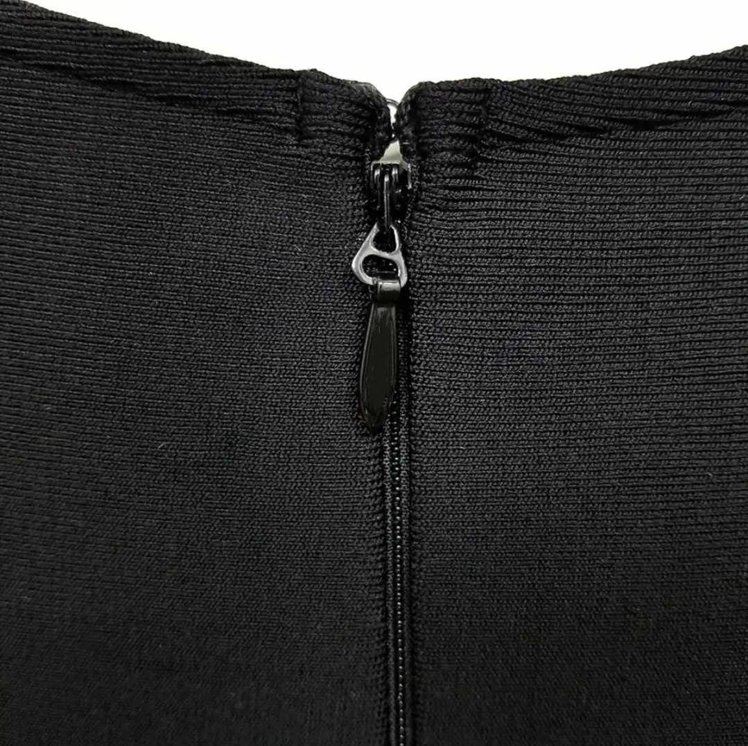 Damska seksowna czarna sukienka z paskami - obrazek 5