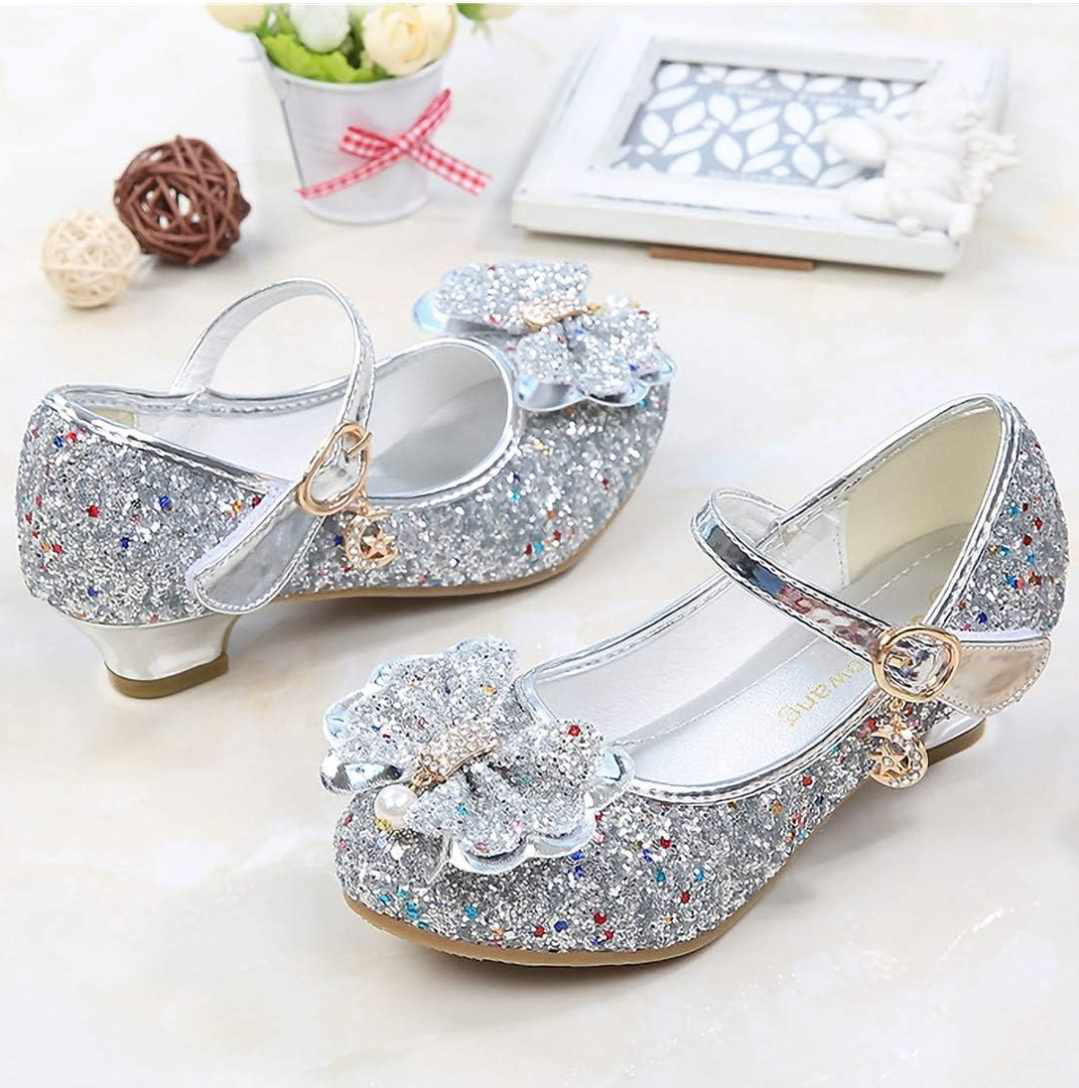 Dziewczęce błyszczące sandałki srebrne - obrazek 5