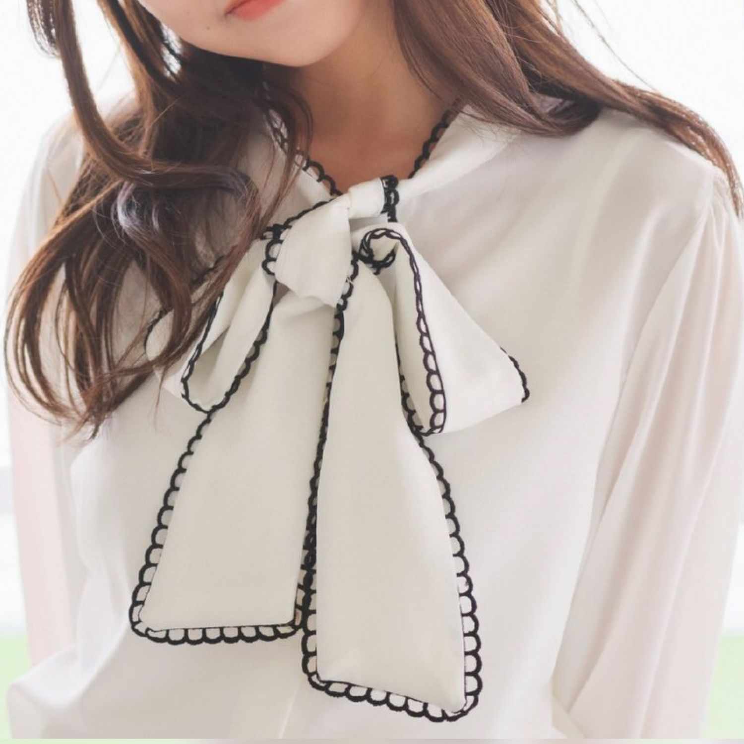 Damska elegancka bluzka z długim rękawem - obrazek 5