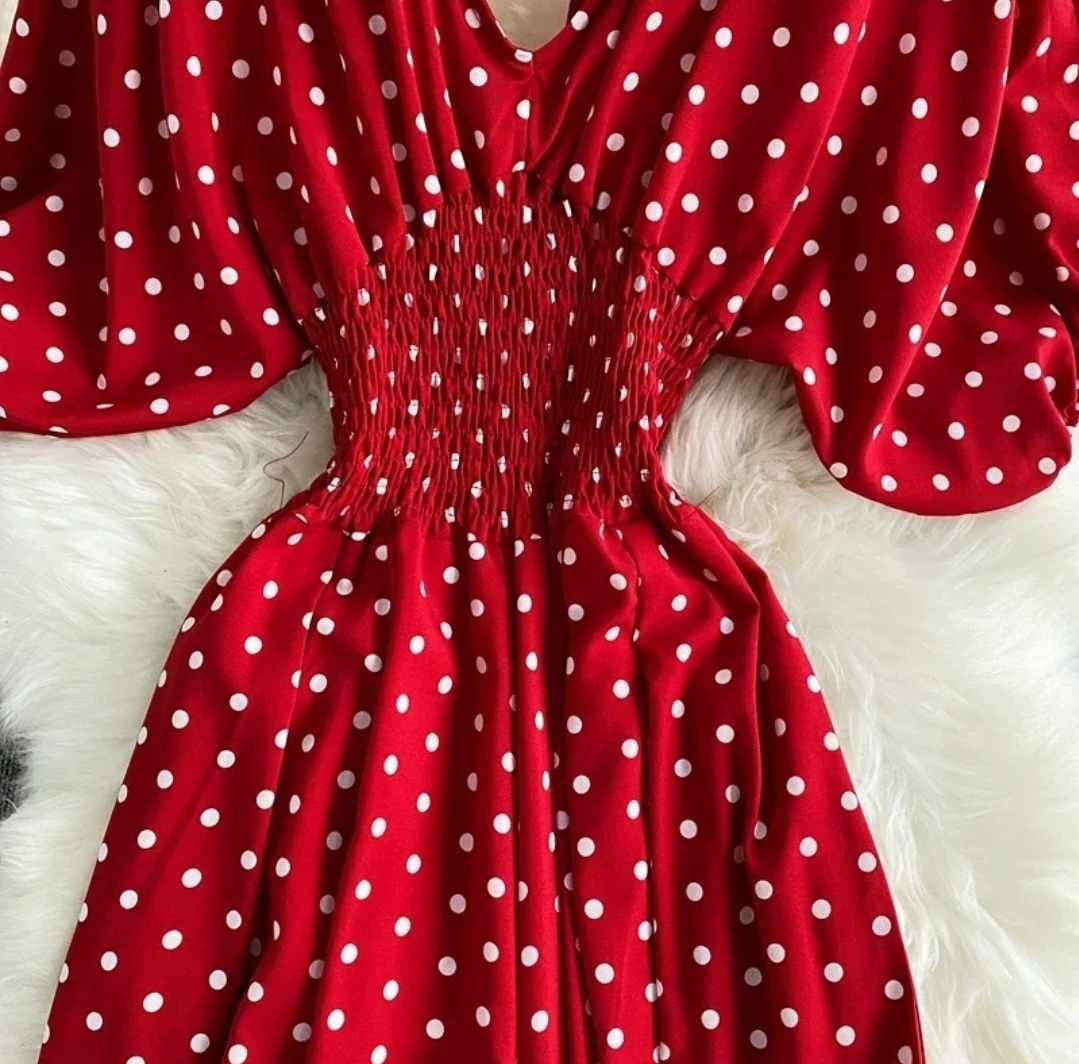 Damski kombinezon czerwony w groszki rozmiar S/M - obrazek 4