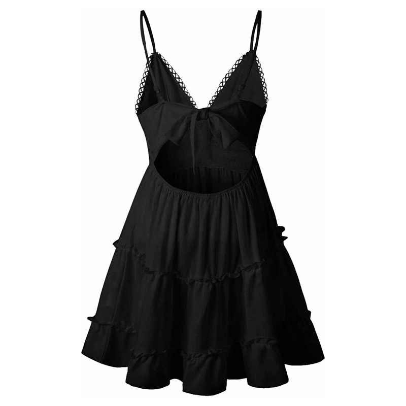 Sukienka rozkloszowana czarna na ramiączkach rozmiar M/L - obrazek 2