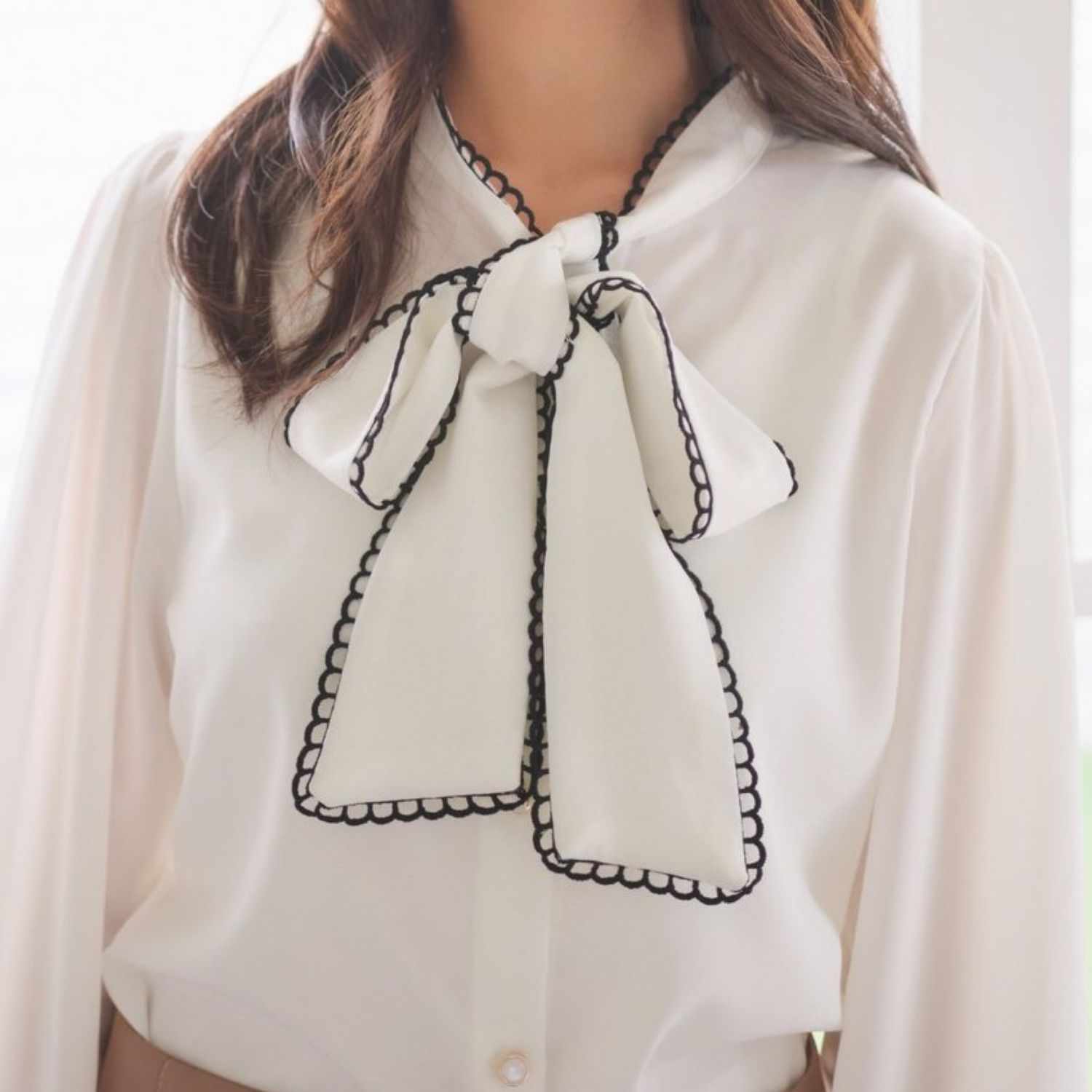 Damska elegancka bluzka z długim rękawem - obrazek 3