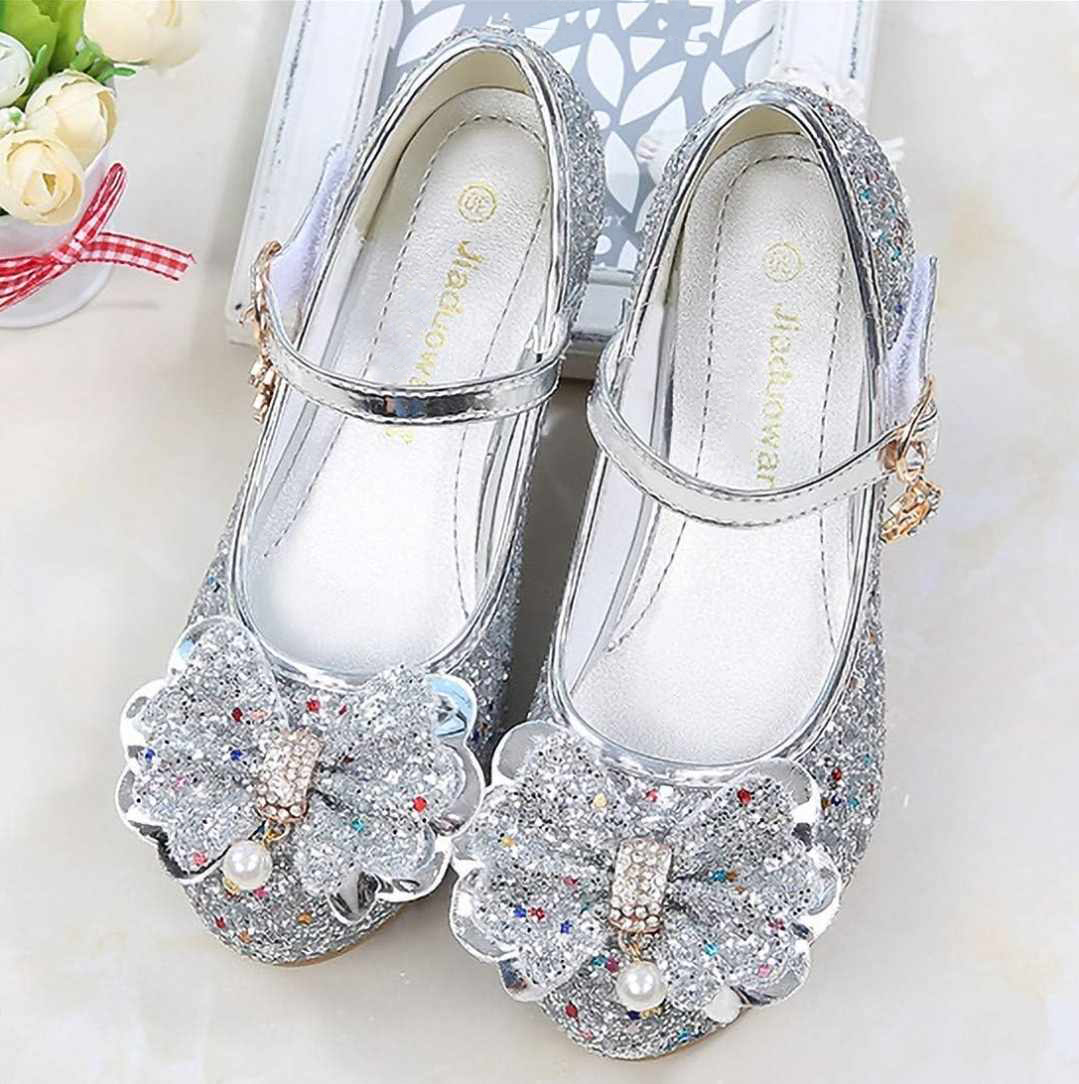 Dziewczęce błyszczące sandałki srebrne - obrazek 2