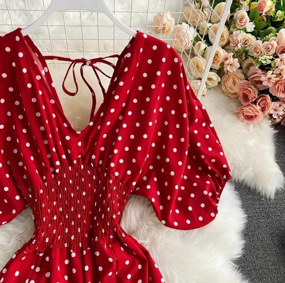 Damski kombinezon czerwony w groszki rozmiar S/M - obrazek 3