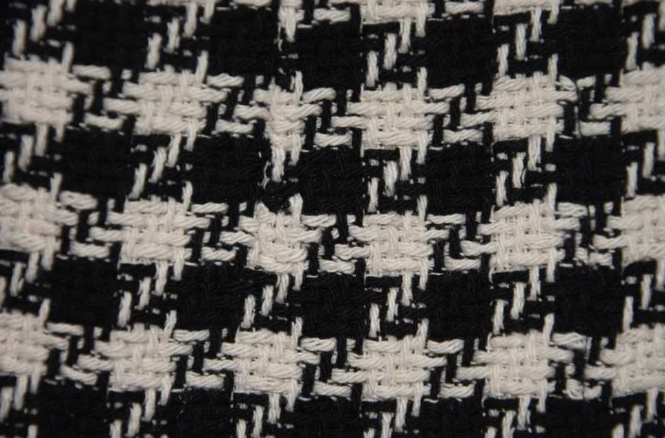 Dzianinowe spodenki damskie w pepitkę rozmiar S - obrazek 3