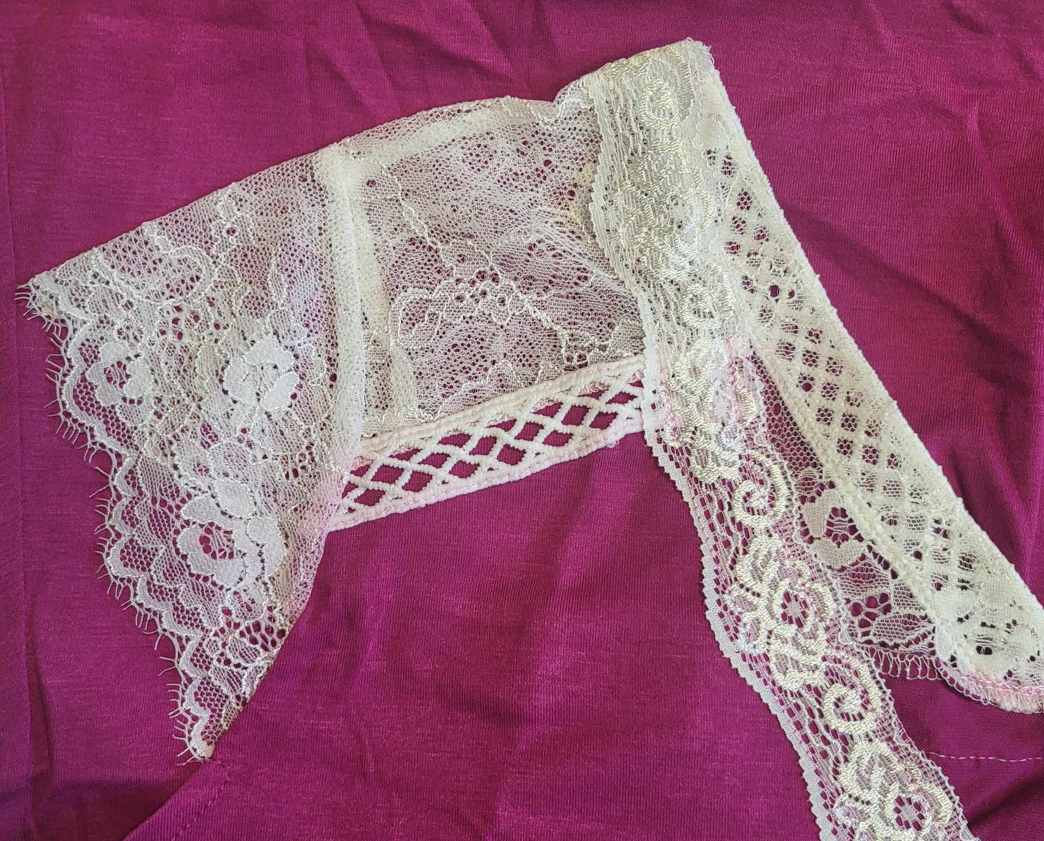 Koszulka z koronką w serek rozmiar L - obrazek 2