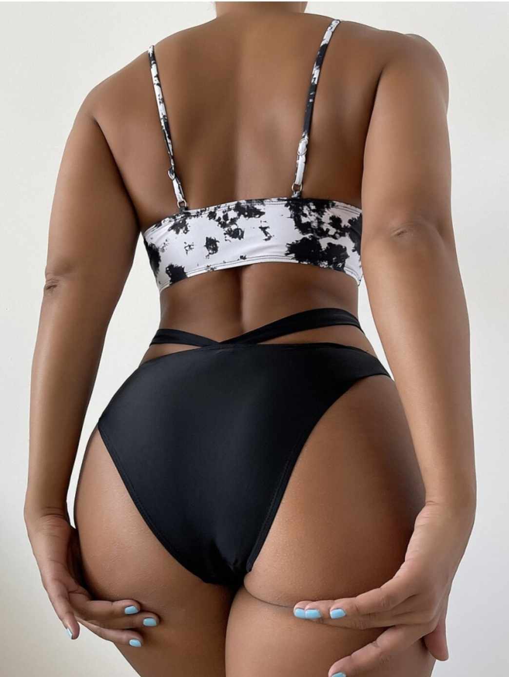 Dwuczęściowy czarno-biały strój kąpielowy S - obrazek 4