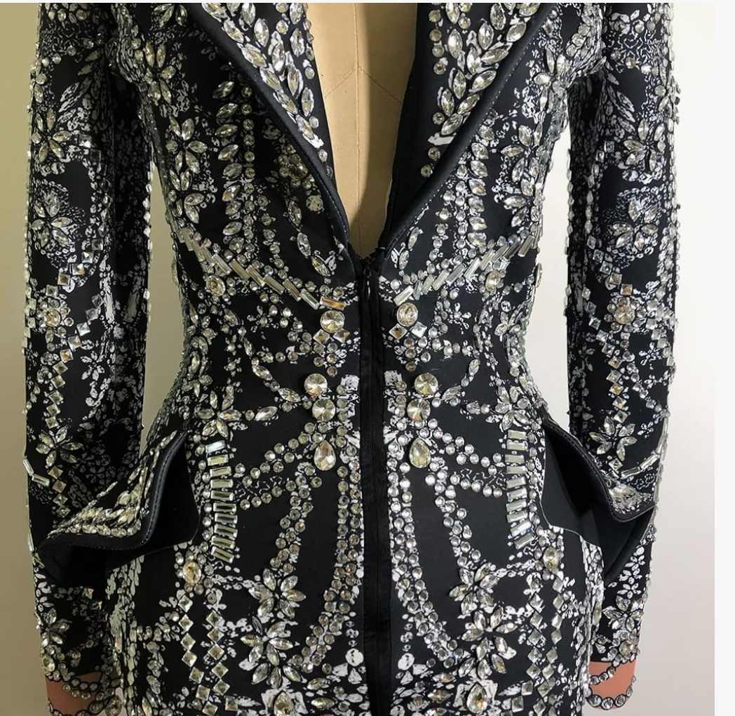 Damski strój sceniczny czarny z kryształami - obrazek 5
