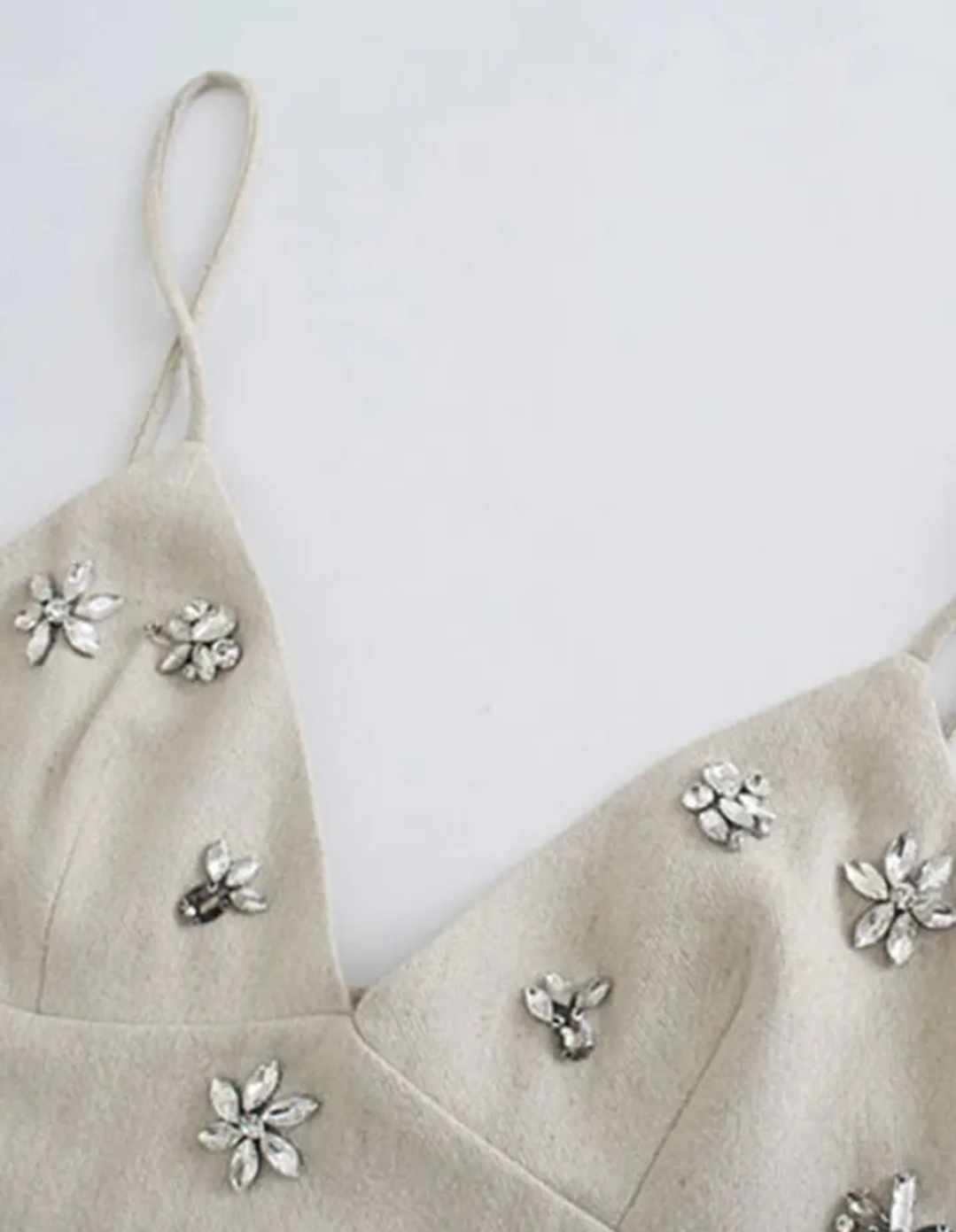 Sukienka mini na ramiączkach z cyrkoniami M - obrazek 4