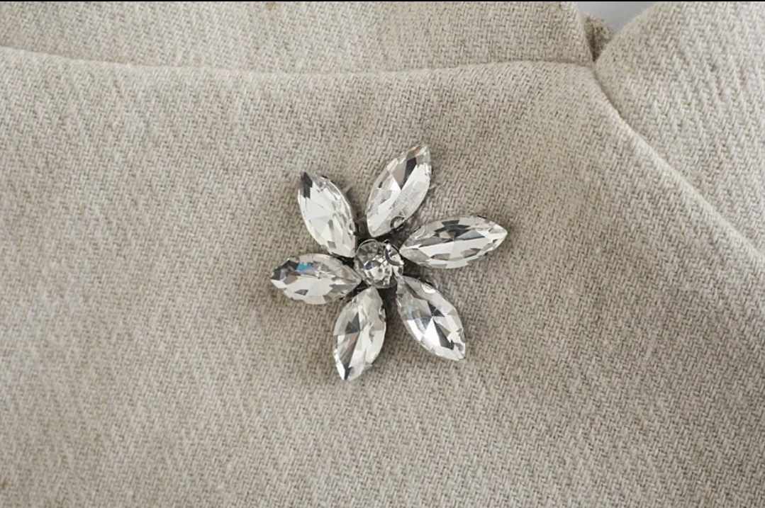 Sukienka mini na ramiączkach z cyrkoniami M - obrazek 6