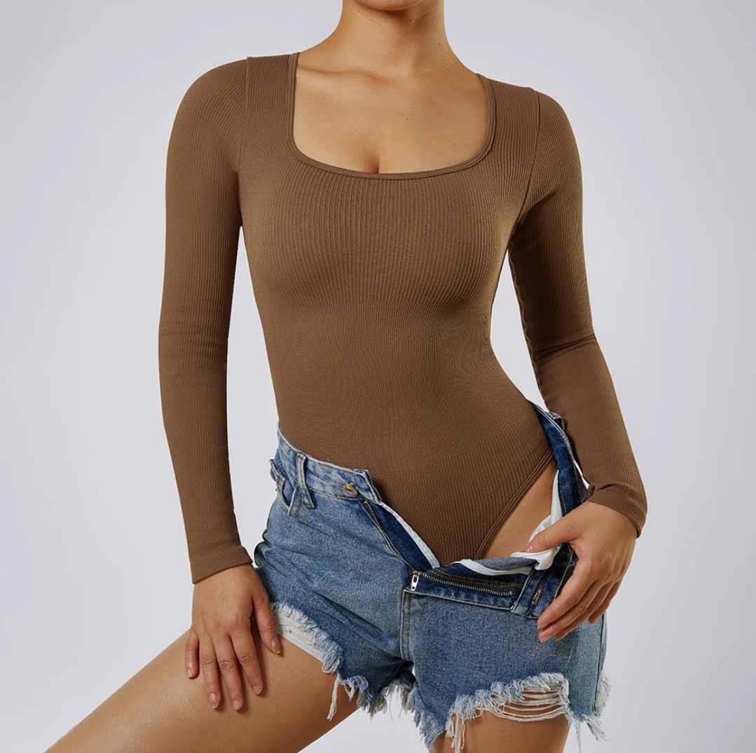 Prążkowane body brązowe z długim rękawem - obrazek 6